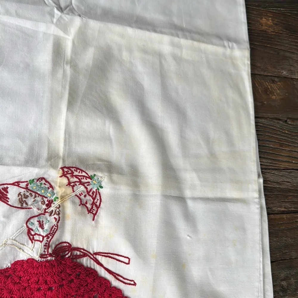 Vintage hand‎ crocheted southern bell pillowcase pair